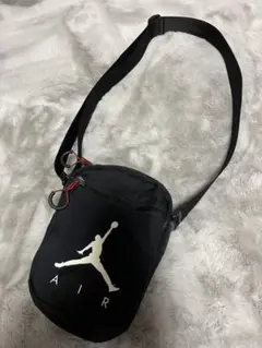 【人気商品】Jordan ショルダーバッグ 黒