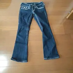 希少美品レアなキラキラ付きTRUE RELIGIONフレアパンツS