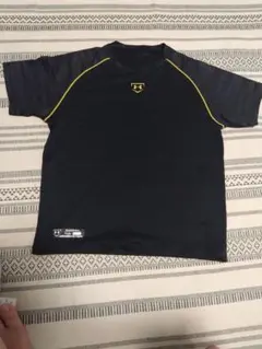 Under Armour 半袖シャツ 黒色