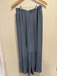 UNIQLO プリーツスラックス Lサイズ