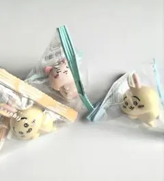 ちいかわ インテリアミニフィギュア 寝そべり うさぎ ×2種 古本屋1種