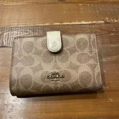 コーチ二つ折り財布