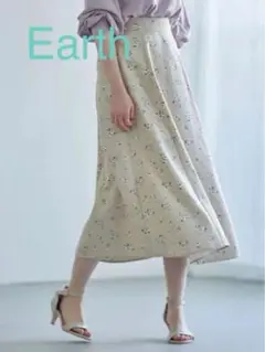 earth music&ecology 花柄ロングスカート ベージュ