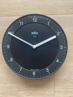 BRAUN 掛時計 ブラック　ジャンク品