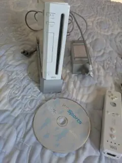 Wii本体 + Wiiリモコン + Wii Sports