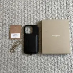 URBAN BOBBY iPhone 15pro ケースとカラビナのみ