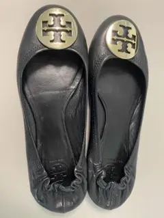Tory Burch トリーバーチ　黒 フラットシューズ　24.5の方に◯