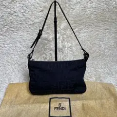 フェンディ FENDI ブラック ズッカ柄 アクセサリーポーチ ハンドバッグ