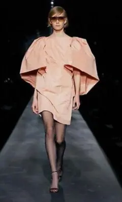 GIVENCHY 2019 AW ジバンシー ランウェイ デザイン ワンピース
