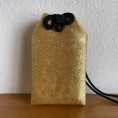 391.handmade 御守り袋　本格　京都　金襴　桜　金色　黒紐