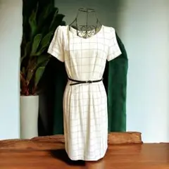PROPORTION オフホワイト　半袖　膝丈ワンピース ベルト　後ファスナー