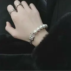 新品☆安心のメルカリ便☆シルバー×パール☆男女兼用y