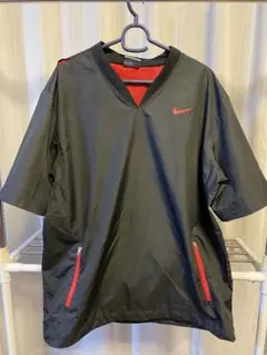 Nike Vネック 黒赤 スポーツウェア