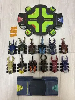 カブトボーグまとめ売り　12体&フィールド