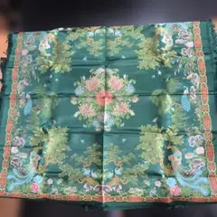 テーブルクロス　中国刺繍伝統工芸品110×110cm 新品未使用品　箱あり