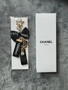 新品 CHANEL シャネルのリボン型キーホルダー