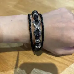 無限大シンボル付きバングル