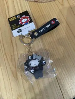 本日発売❕万博会場限定 なりきりサンリオ立体マスコットストラップ黒ハローキティ