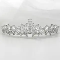 【値下げしました】箱あり・着用画あり　　ANNAN WEDDING ティアラ