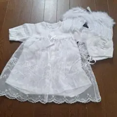 ホワイト刺繍ドレスと帽子セット　羽根付き　夏用