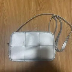 ikka 編み込みスクエアショルダーバッグ