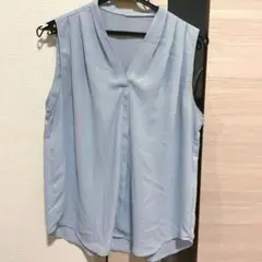 ライトブルー　ノースリーブシャツ