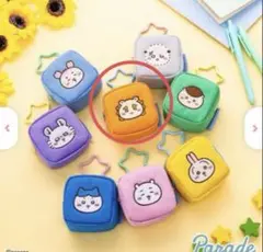 最新作　人気ちいかわカラビナつき刺繍スクエアミニポーチ　parade シーサ