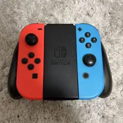 Nintendo Switch Joy-Con + グリップ　赤／青