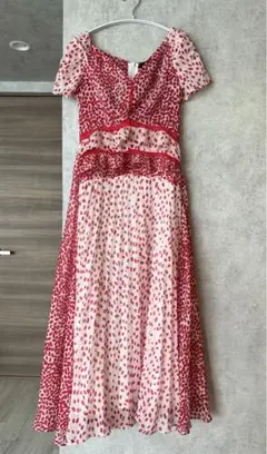 【新品タグ付】フリル　ロングワンピース　ドット柄　レッド