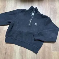 adidas ブラック ハーフジップ クロップドフリース