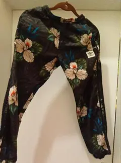 adidas 　花柄　ボタニカル　 ナイロンパンツ