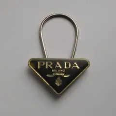 PRADA プラダ キーリング チャーム キーホルダー 三角ロゴ