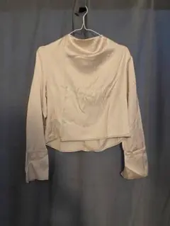 H&M シルバー　長袖 クロップドシャツ