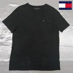 【TOMMY HILFIGER】トミーヒルフィガーのポケット付き刺繍ロゴTシャツ