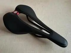 美品 GORIX 超軽量サドル GX-A215 ブラック ショートノーズサドル