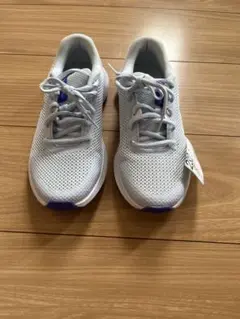 新品【UNDER ARMOUR】UA GGS Surge 3 サイズ２３センチ