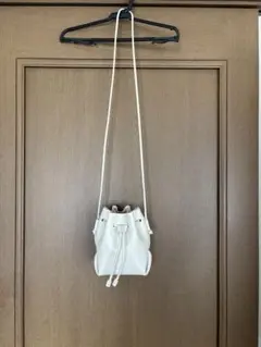 巾着型ショルダーバッグ　アイボリー　ヤーキ　美品（紐部分以外）