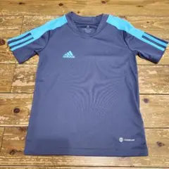 adidas ダークグレー Tシャツ 130サイズ