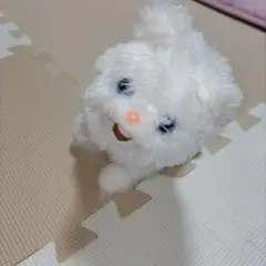 イワヤよちよち歩く白い猫のぬいぐるみ