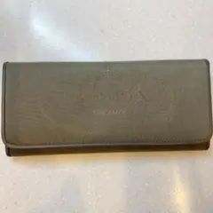 【PRADA】二つ折り長財布 グリーン