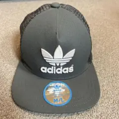 adidas グレー トラッカーキャップ M/L