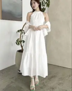 dazzlin アメスリフリルシェイプワンピース　オフホワイトSサイズ