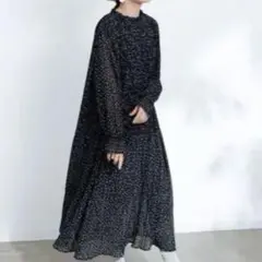 リブラ　ドットプリーツワンピース　ブラック
