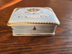 英国王室　ロイヤルコレクション　ジョージ王子誕生記念陶器小箱