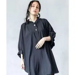 オズモーシス　ヘンリーネックビッグロングブラウス