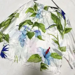 【美品】ZARAザラ　ボタニカル柄パールボタンカットソー　きれいめ