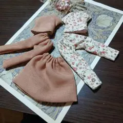 No.42　ハンドメイド　リカちゃんの服5点セット