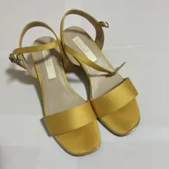 NUOVO イエロー サンダル　M