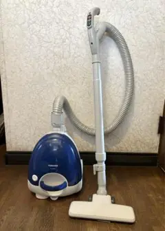 TOSHIBA   紙パック式掃除機　VC-D50K　2018年製 TOSHIBA TOSHIBA（東芝） VC-D50K-L 紙パック式掃除機 ブルー
