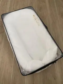 ドッカトット　DockATot Deluxe Plus ホワイト